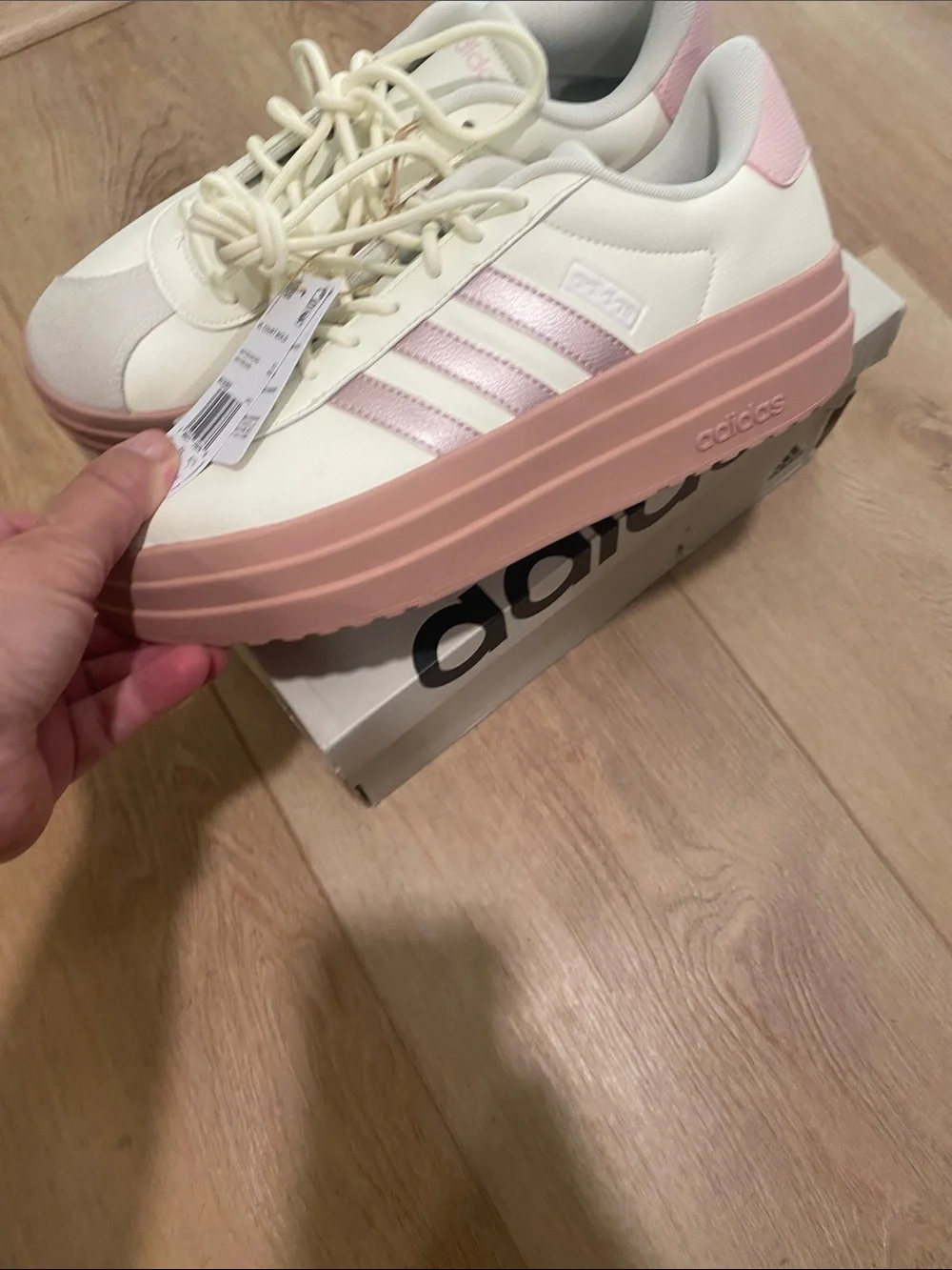 🆕 Women’s Adidas VL Court Bold Shoes - Ivory / Sandy Pink. Size 10. NIB